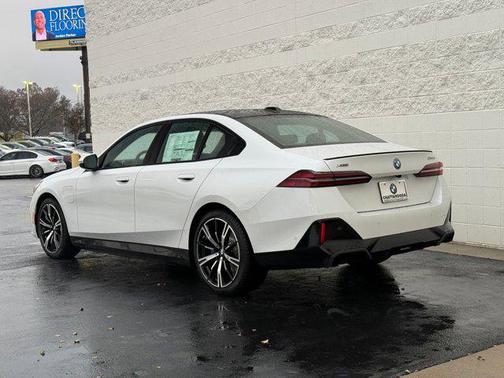 2026 BMW 550e xDrive