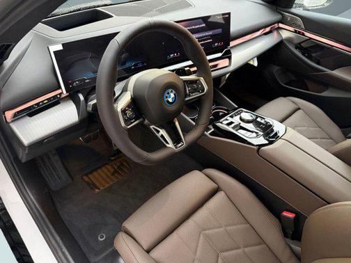 2026 BMW 550e xDrive
