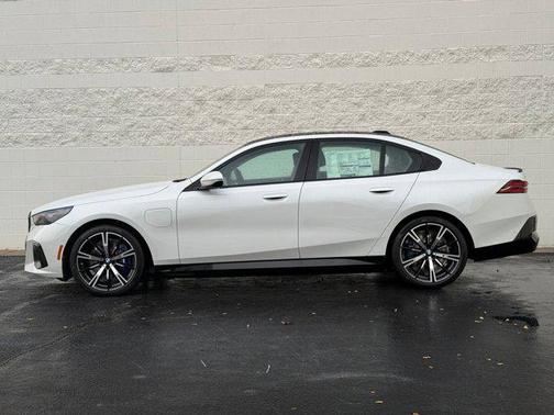 2026 BMW 550e xDrive