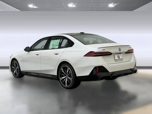 2026 BMW 550e xDrive