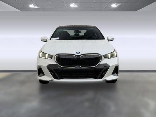 2026 BMW 550e xDrive