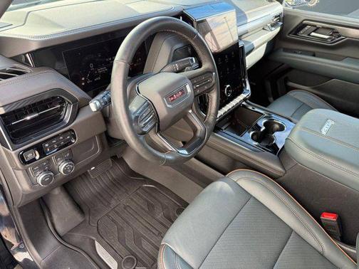 2025 GMC Yukon 4WD AT4