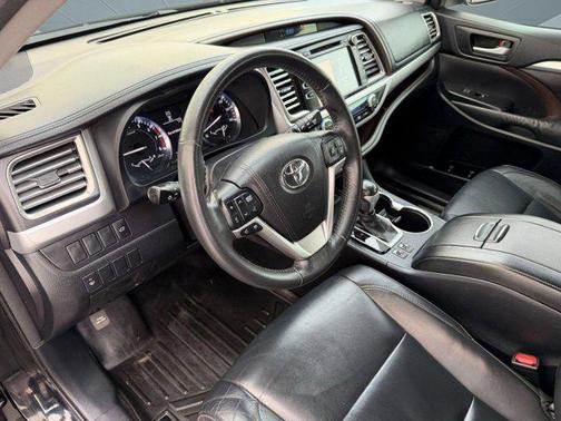 Attitude Black Metallic 2015 Toyota Highlander XLE