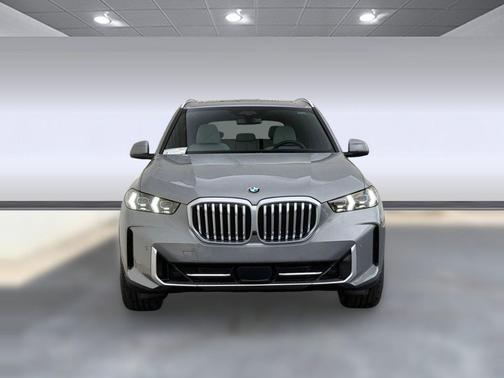 Skyscraper Grey Metallic 2026 BMW X5 xDrive40i
