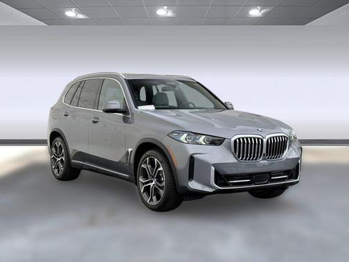 Skyscraper Grey Metallic 2026 BMW X5 xDrive40i