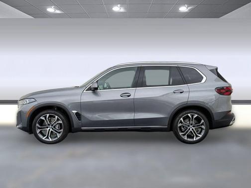 Skyscraper Grey Metallic 2026 BMW X5 xDrive40i