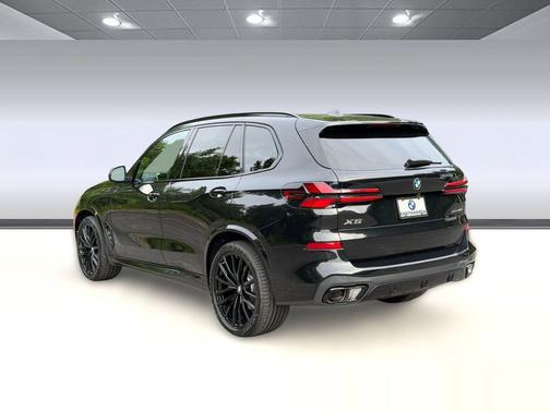 Black Sapphire Metallic 2026 BMW X5 xDrive40i