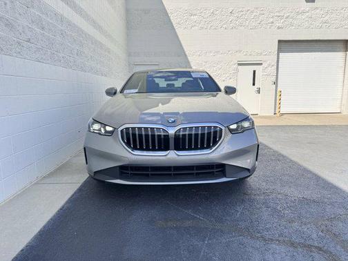 2024 BMW 530 i