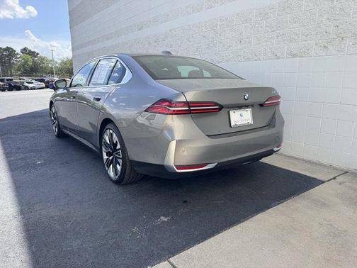 2024 BMW 530 i