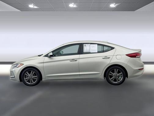 Mineral Beige 2017 Hyundai ELANTRA SE