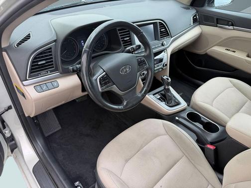 Mineral Beige 2017 Hyundai ELANTRA SE