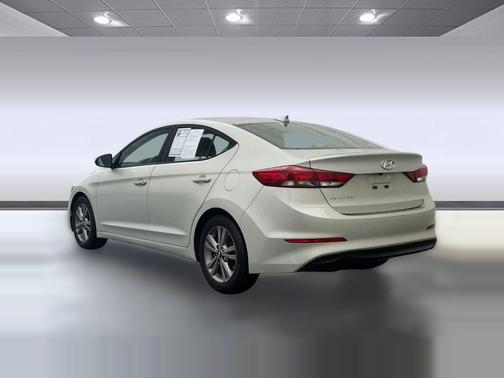 Mineral Beige 2017 Hyundai ELANTRA SE
