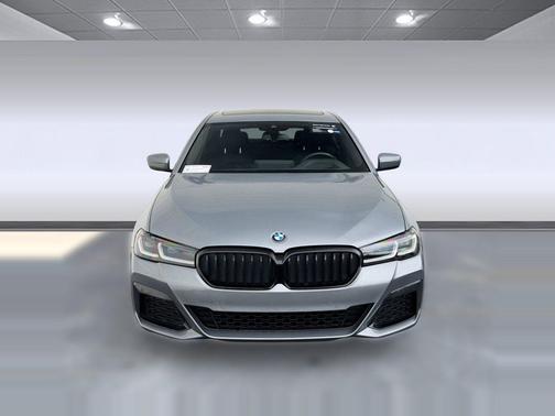 Skyscraper Gray Metallic 2023 BMW 530 i
