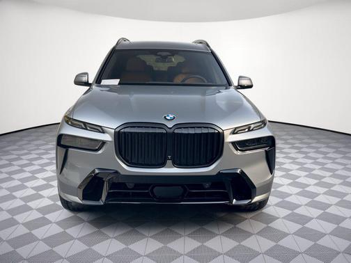 Skyscraper Grey Metallic 2027 BMW X7 xDrive40i