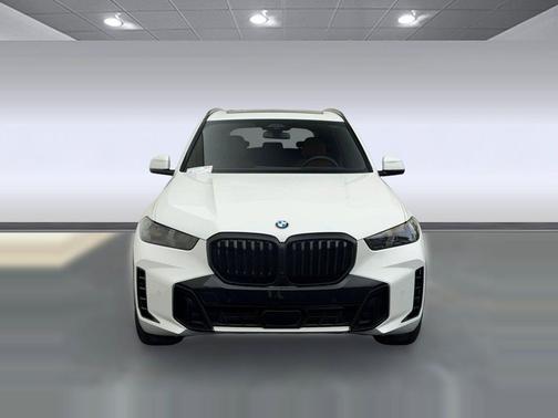 Mineral White Metallic 2026 BMW X5 xDrive40i