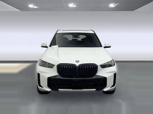 Mineral White Metallic 2026 BMW X5 xDrive40i