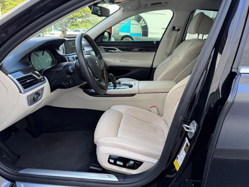 Ruby Black Metallic 2019 BMW 750 I