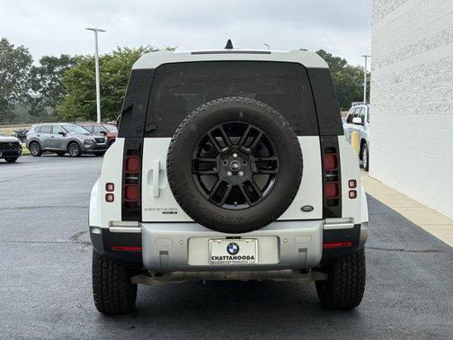 2020 Land Rover Defender 110 SE
