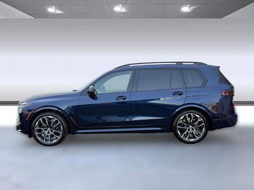 2025 BMW X7 M60i