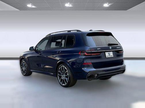 2025 BMW X7 M60i