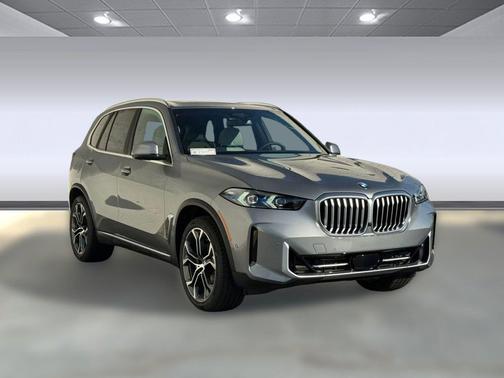 Skyscraper Grey Metallic 2026 BMW X5 sDrive40i