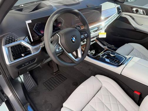 Skyscraper Grey Metallic 2026 BMW X5 sDrive40i