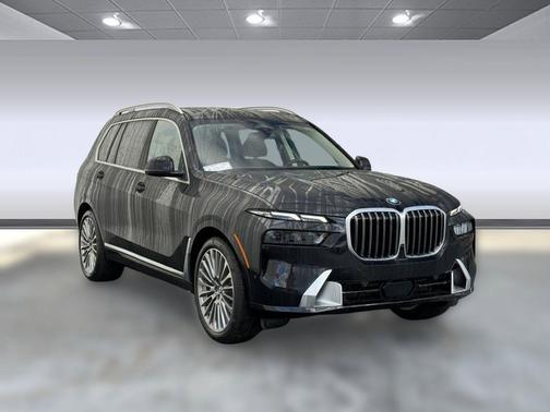 Black Sapphire Metallic 2026 BMW X7 xDrive40i