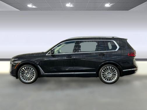 Black Sapphire Metallic 2026 BMW X7 xDrive40i