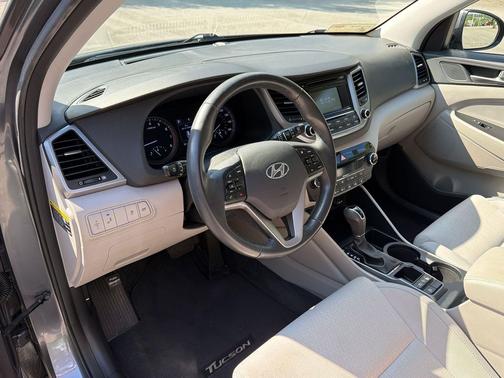 Coliseum Gray 2017 Hyundai TUCSON Value