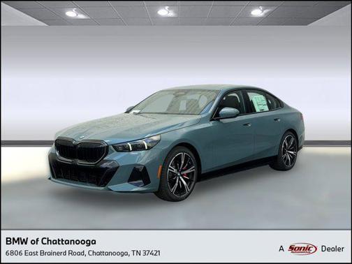 Cape York Green Metallic 2026 BMW 530 530i