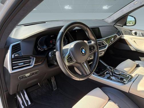 Mineral White Metallic 2021 BMW X5 PHEV xDrive45e