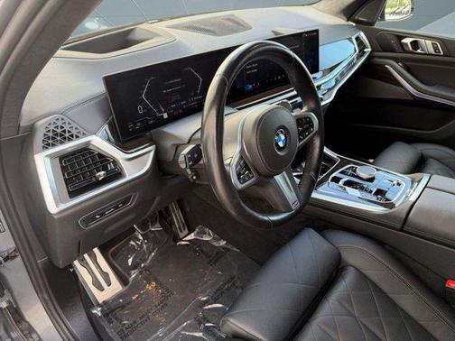 Skyscraper Grey Metallic 2024 BMW X7 xDrive40i