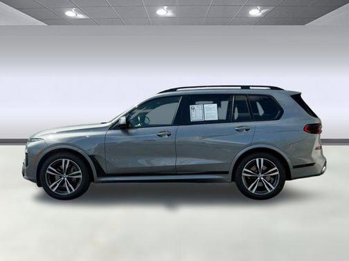 Skyscraper Grey Metallic 2024 BMW X7 xDrive40i