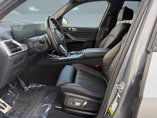Skyscraper Grey Metallic 2024 BMW X7 xDrive40i