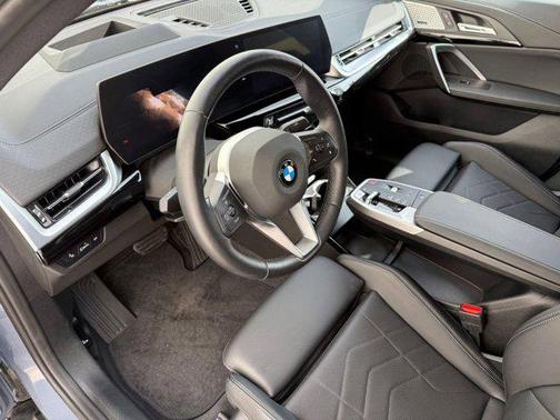 2025 BMW X2 xDrive28i
