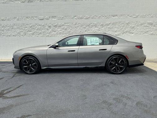 2024 BMW 740 i