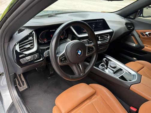 Skyscraper Grey Metallic 2023 BMW Z4 M40i