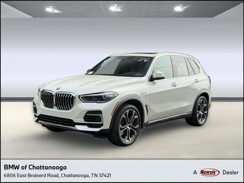 Mineral White Metallic 2023 BMW X5 xDrive40i