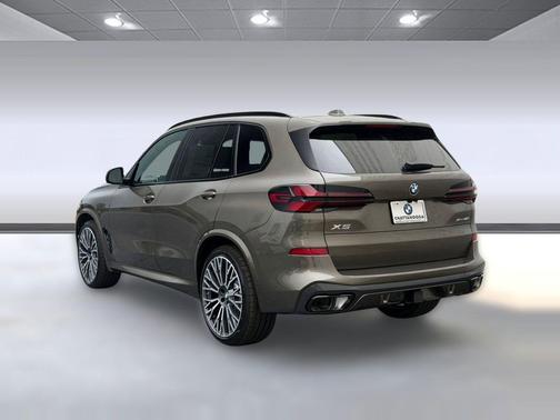 Manhattan Green Metallic 2026 BMW X5 xDrive40i