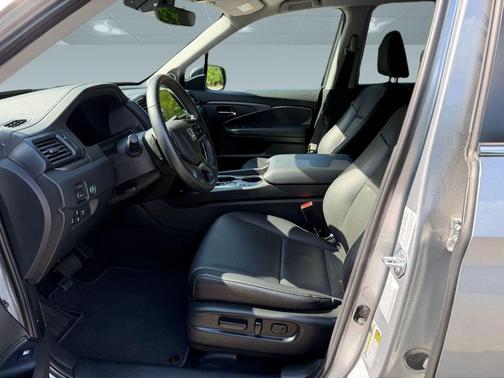 Solar Silver Metallic 2025 Honda Ridgeline RTL