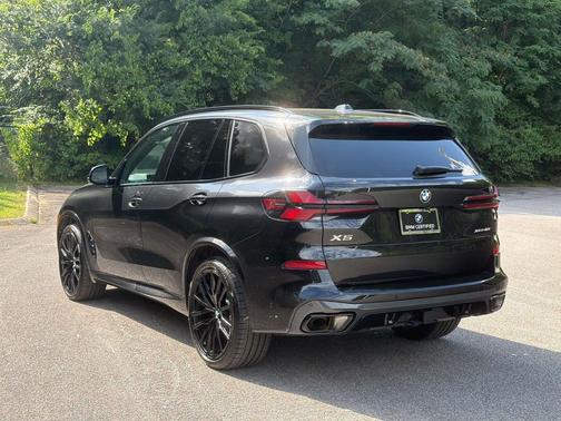Black Sapphire Metallic 2026 BMW X5 xDrive40i