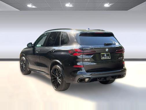 Black Sapphire Metallic 2026 BMW X5 xDrive40i