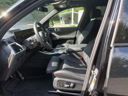 Black Sapphire Metallic 2026 BMW X5 xDrive40i