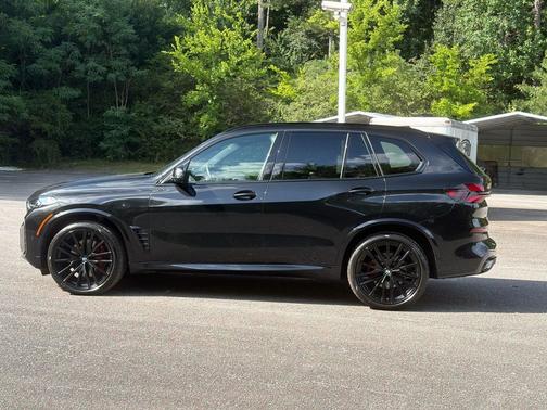 Black Sapphire Metallic 2026 BMW X5 xDrive40i