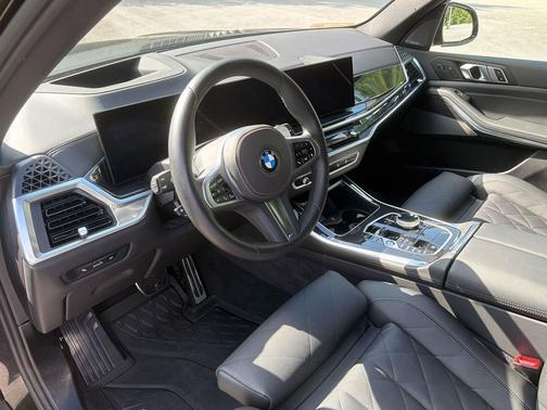 Black Sapphire Metallic 2026 BMW X5 xDrive40i