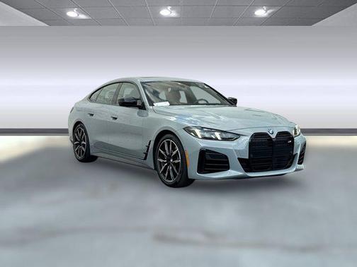 2025 BMW M440 i