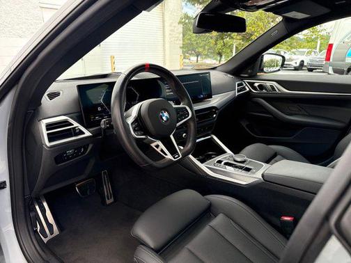 2025 BMW M440 i