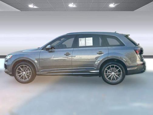 2022 Audi Q7 55 Premium Plus