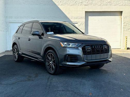 2022 Audi Q7 55 Premium Plus