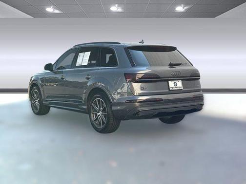 2022 Audi Q7 55 Premium Plus